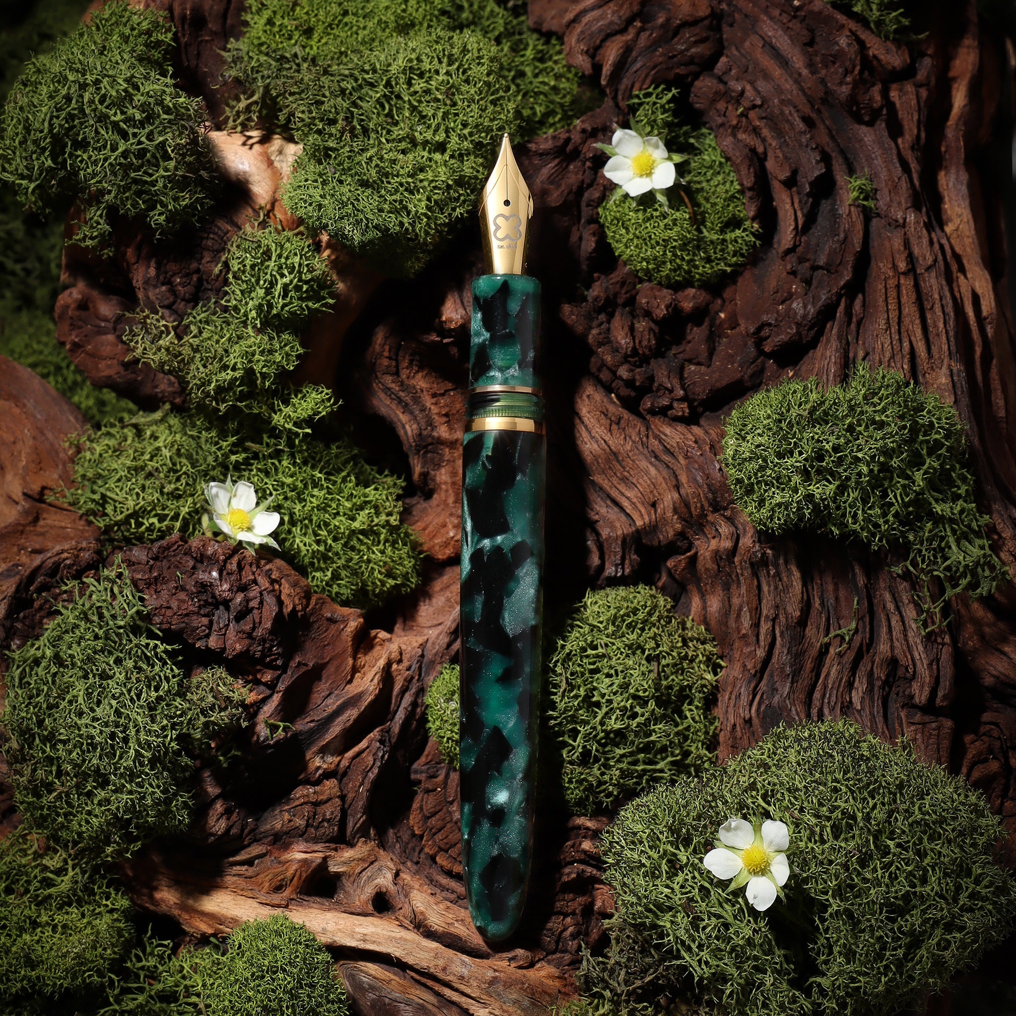 Esterbrook Estie Evergreen fountain pen with deep green marbled design