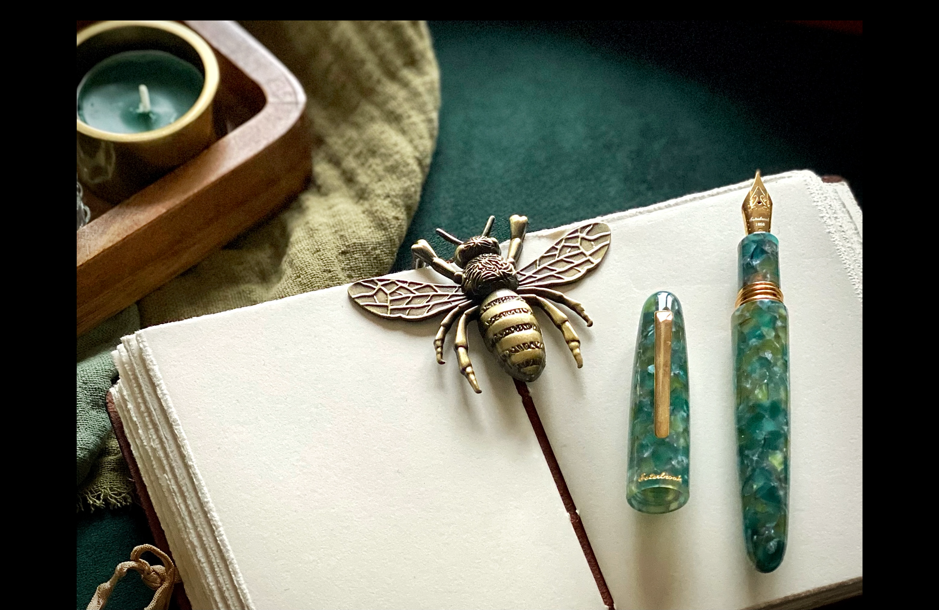 Esterbrook Bee Page Holder