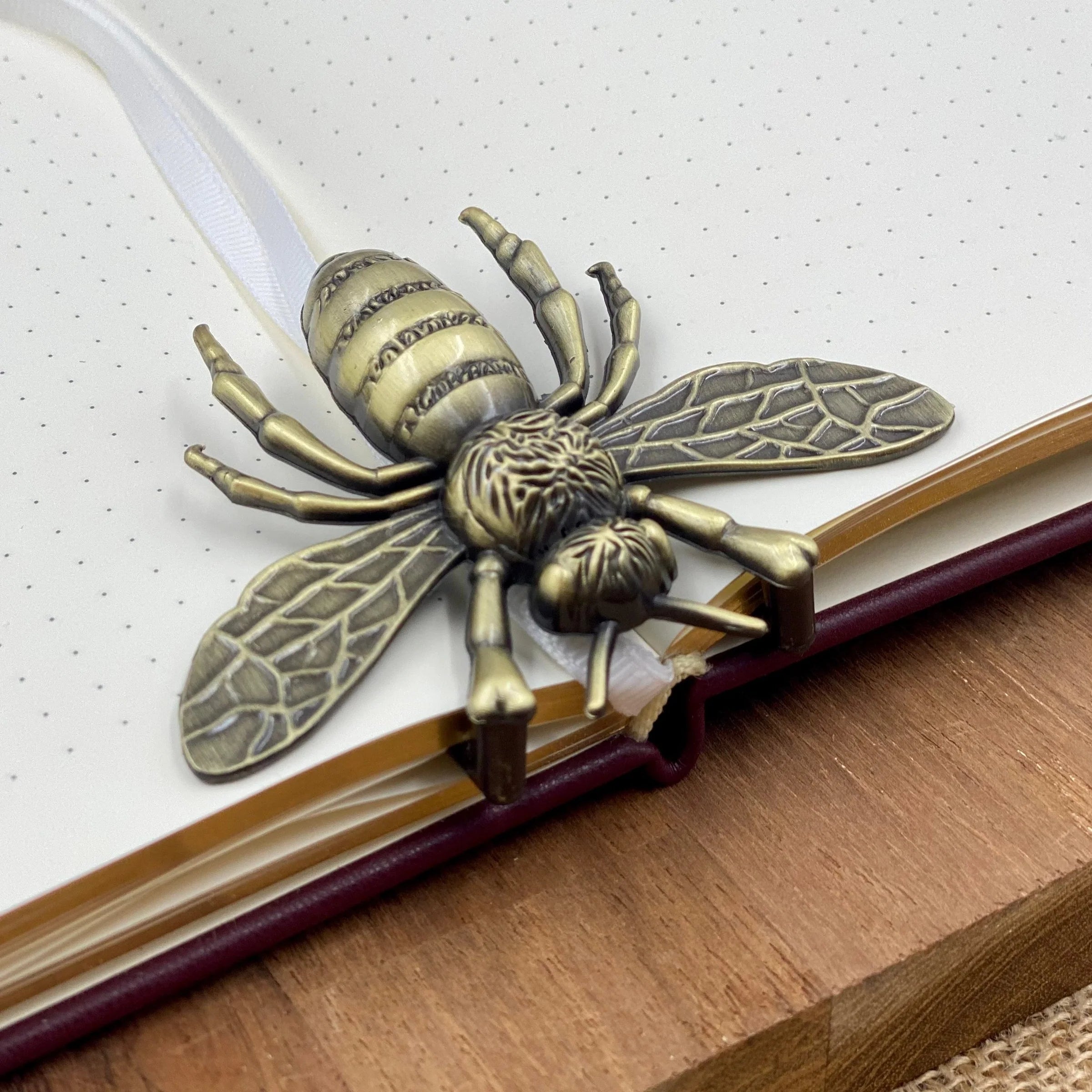 Esterbrook Bee Page Holder